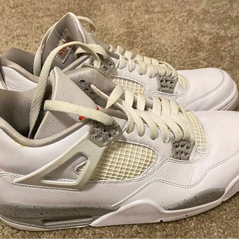 Air Jordan 4 white oreos